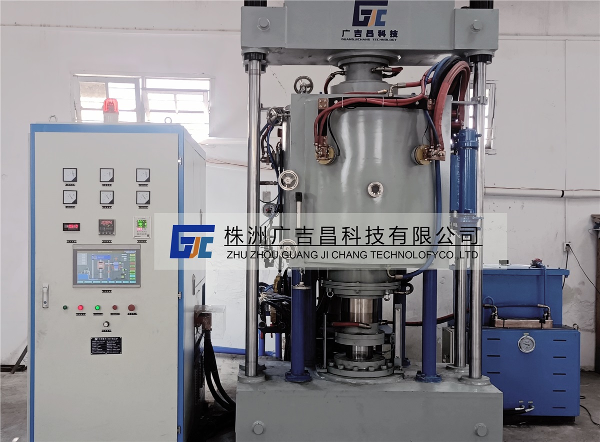 800噸真空熱壓爐設備安裝調試完成