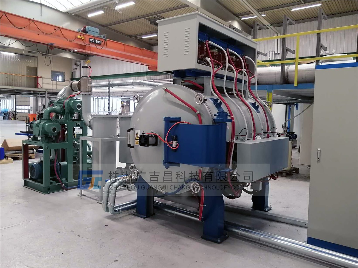 真空燒結爐和網帶燒結爐有什么區別